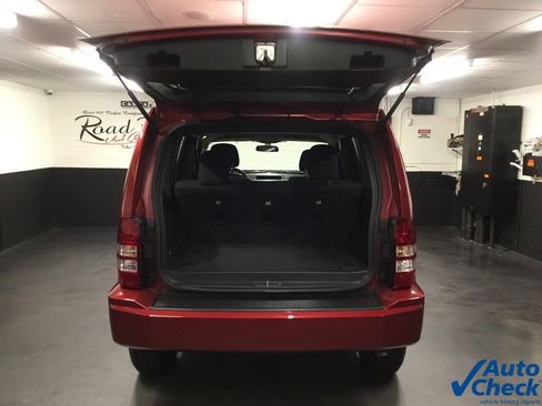 Used 2011 Jeep Liberty Sport image 11