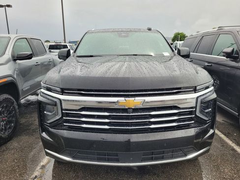 Used 2025 Chevrolet Tahoe LT AWD/4WD image 2