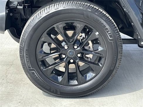 Used 2024 Jeep Wrangler Unlimited Sahara image 10