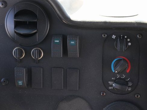 Used 2015 Ford E-450 and Econoline 450 Super Duty w/ A/C Prep Package image 24