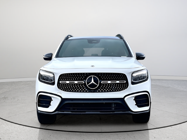 Used 2025 Mercedes-Benz GLB 250 image 2