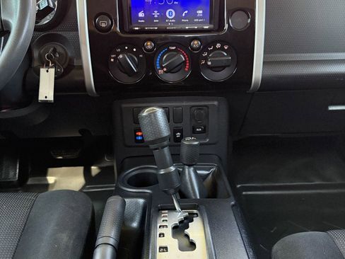 Used 2007 Toyota FJ Cruiser 4WD image 25