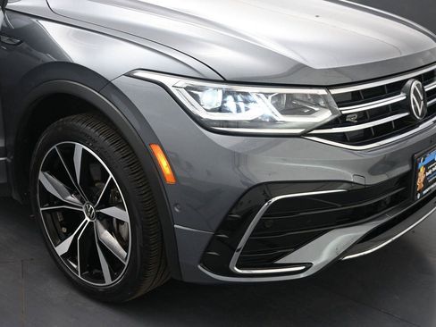 Certified 2024 Volkswagen Tiguan SEL R-Line AWD/4WD image 17
