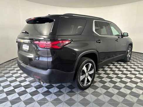 Used 2022 Chevrolet Traverse LT w/ LT Premium Package AWD/4WD image 39