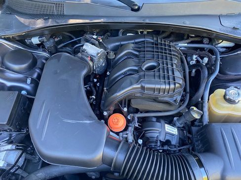 Used 2019 Chrysler 300 S image 57