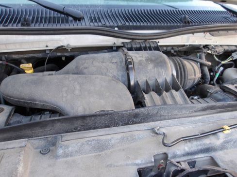 Used 2013 Ford E-350 and Econoline 350 Super Duty w/ Payload Pkg image 31