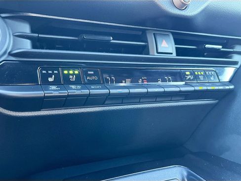 Used 2025 Toyota Crown Signia AWD/4WD image 15
