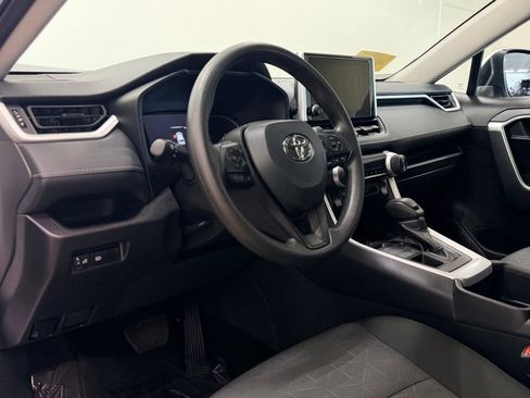 Used 2025 Toyota RAV4 XLE AWD/4WD image 12