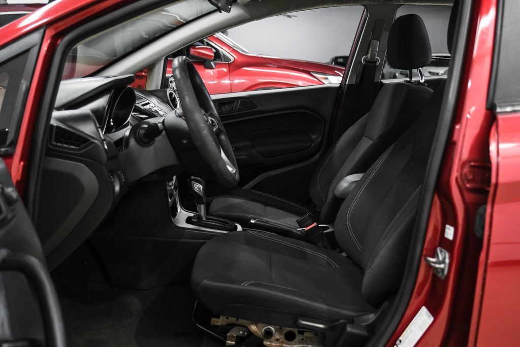 Used 2017 Ford Fiesta SE FWD image 4