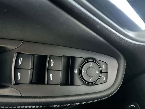 Used 2025 Buick Encore GX Preferred FWD image 17