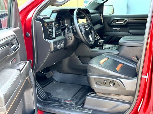 Used 2024 GMC Sierra 1500 AT4 w/ Technology Package AWD/4WD image 10
