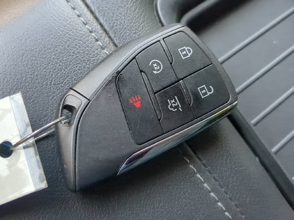 Used 2023 GMC Yukon SLE AWD/4WD image 30