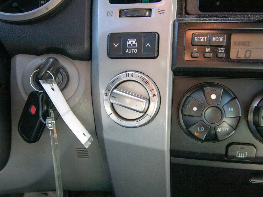 Used 2008 Toyota 4Runner SR5 AWD/4WD image 17