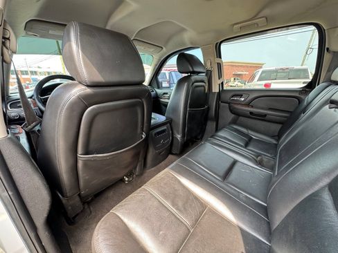 Used 2008 Chevrolet Silverado 3500 LTZ w/ EZ-Lift Tailgate Package AWD/4WD image 25