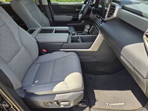 Used 2023 Toyota Tundra Limited w/ Power Package image 18