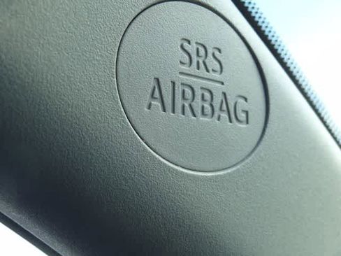 Used 2020 Toyota Tacoma SR5 AWD/4WD image 13
