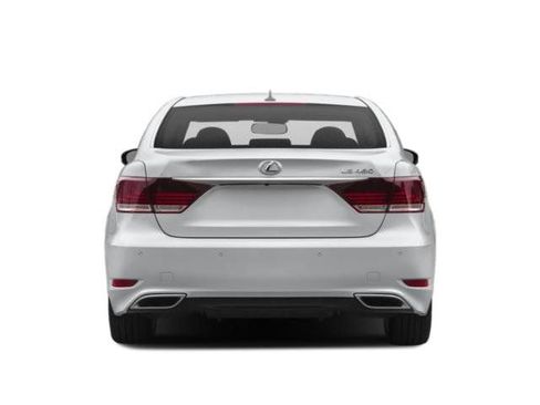 Used 2015 Lexus LS 460 w/ F Sport Package RWD image 6