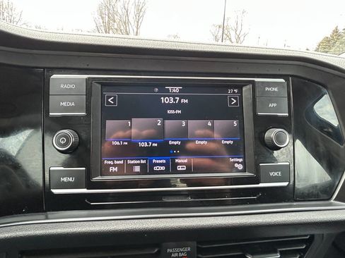 Used 2024 Volkswagen Jetta SE image 30