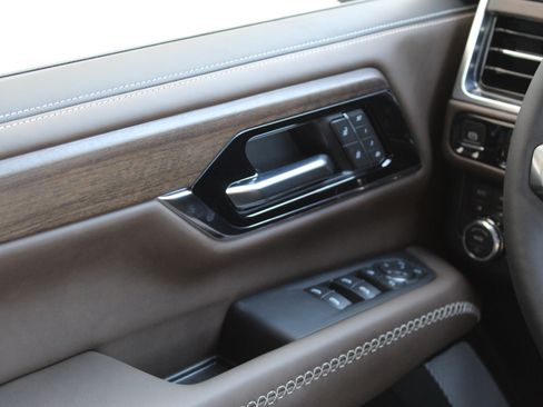 New 2026 GMC Yukon Denali Ultimate AWD/4WD image 23