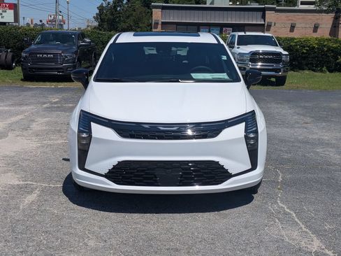 New 2027 Chrysler Pacifica Select w/ Family Tech Group FWD image 2
