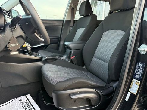 Used 2024 Kia Soul LX w/ LX Technology Package image 2