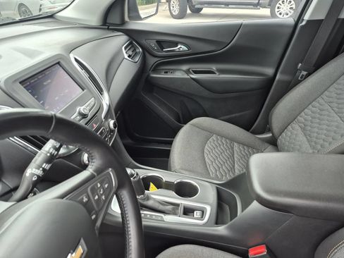 Used 2020 Chevrolet Equinox LT FWD image 16