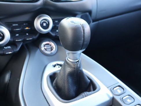 Used 2021 Aston Martin V8 Vantage Coupe image 24