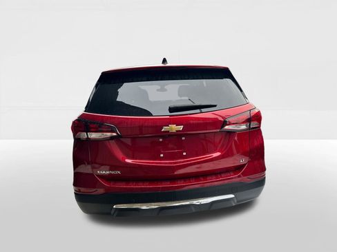 Used 2024 Chevrolet Equinox LT image 3