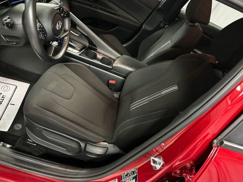 Used 2025 Hyundai Elantra SEL w/ Cargo Package image 10