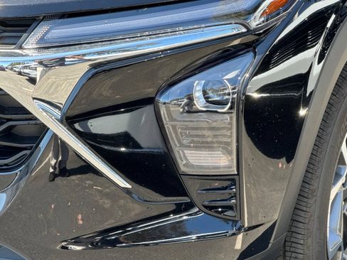 Used 2026 Chevrolet Trax LT w/ Sunroof Package FWD image 49