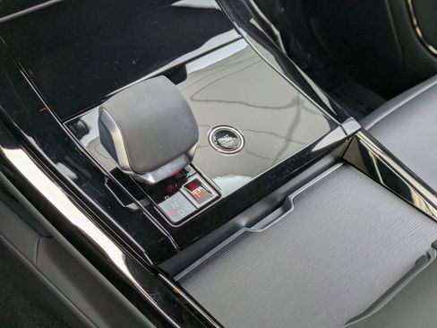 Used 2025 Land Rover Range Rover Sport Autobiography image 22