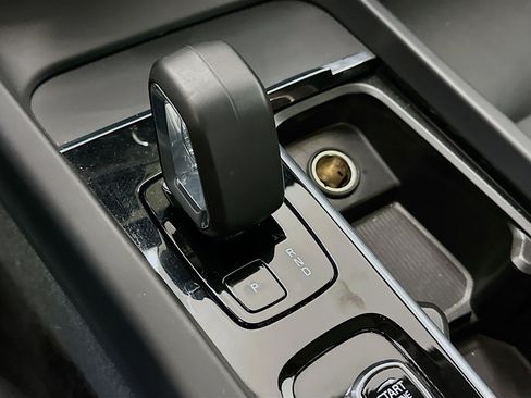 Used 2025 Volvo S60 B5 Core image 25