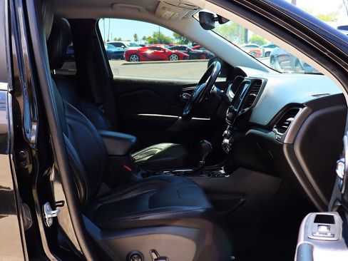 Used 2020 Jeep Cherokee Limited FWD image 30