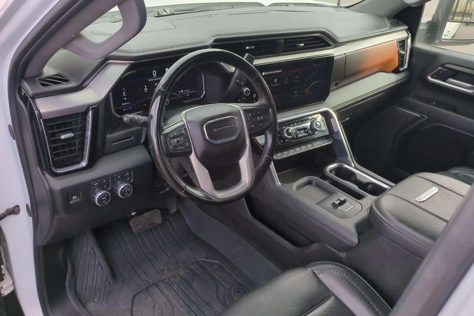 Used 2025 GMC Sierra 3500 Denali AWD/4WD image 9