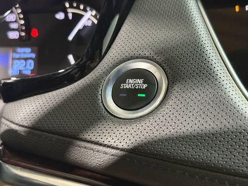 Used 2018 Cadillac XT5 Luxury w/ Driver Awareness Package image 36