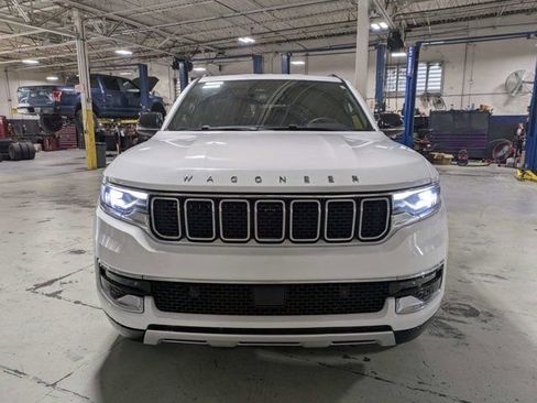 Used 2024 Jeep Wagoneer Series II AWD/4WD image 8