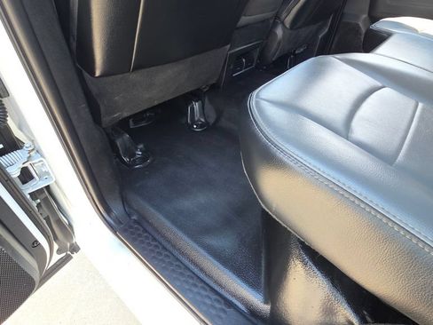 Used 2022 RAM 1500 Tradesman w/ Chrome Appearance Group AWD/4WD image 18