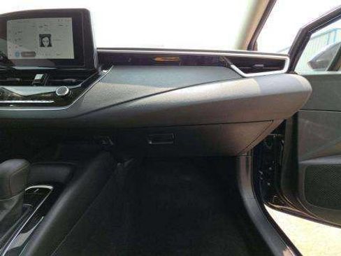 Used 2025 Toyota Corolla LE FWD image 16