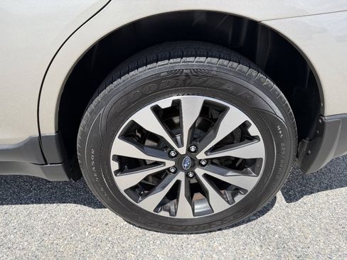 Used 2017 Subaru Outback 2.5i Limited AWD/4WD image 33