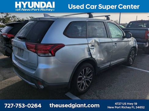 Used 2018 Mitsubishi Outlander ES FWD image 2