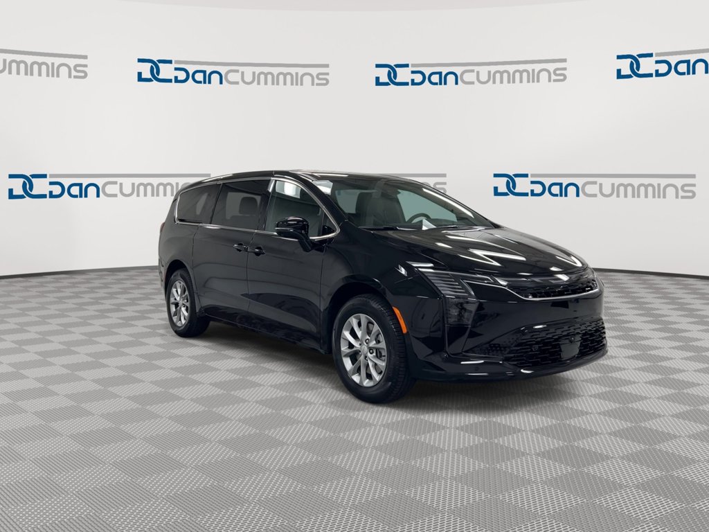 New 2027 Chrysler Pacifica Select w/ Family Tech Group AWD/4WD image 2