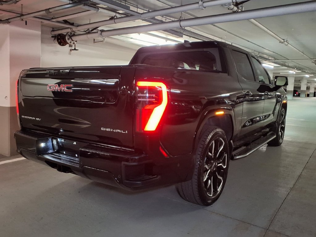 Used 2026 GMC Sierra EV Denali AWD/4WD image 19