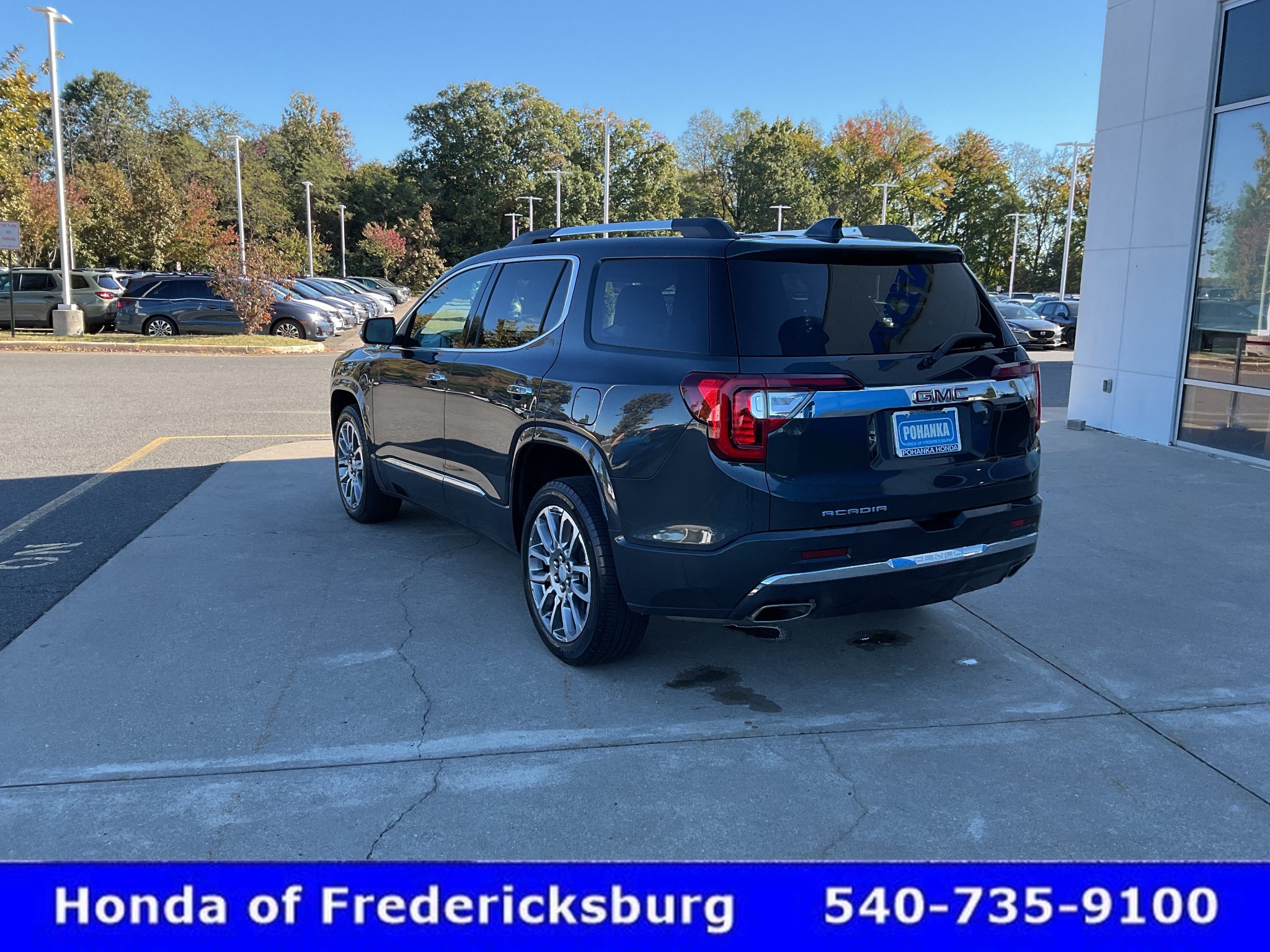 Used 2023 GMC Acadia Denali w/ Denali Ultimate Package FWD image 4