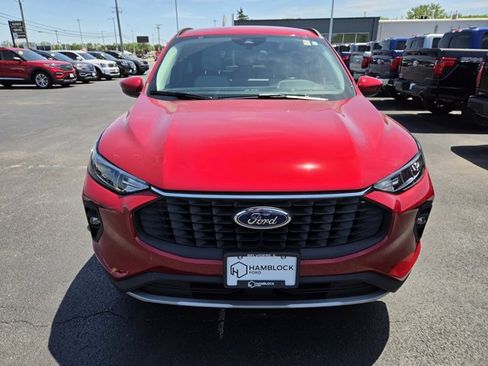 Certified 2026 Ford Escape SE FWD image 3