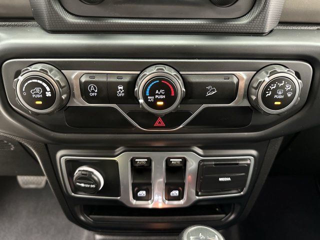 Used 2018 Jeep Wrangler Sport AWD/4WD image 18