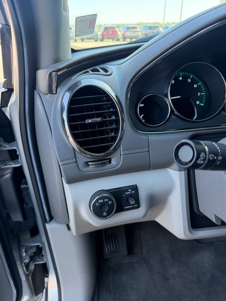 Used 2017 Buick Enclave Convenience FWD image 9
