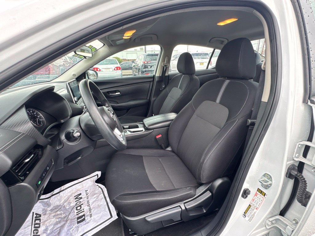 Used 2024 Nissan Sentra SV FWD image 12