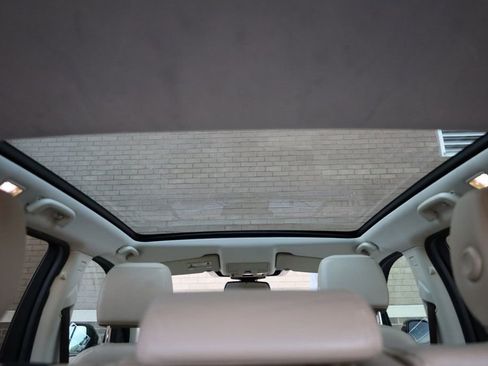 Used 2018 Land Rover Discovery Sport HSE image 14