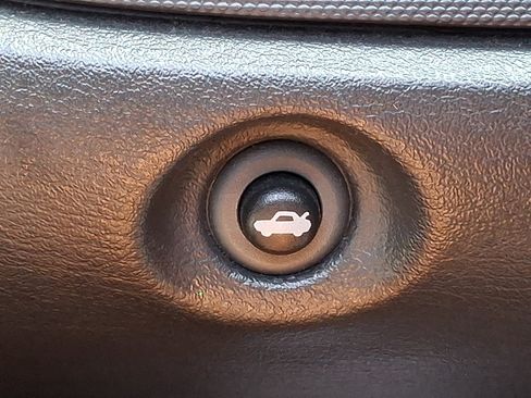 Used 2004 Chrysler Sebring LX FWD image 23