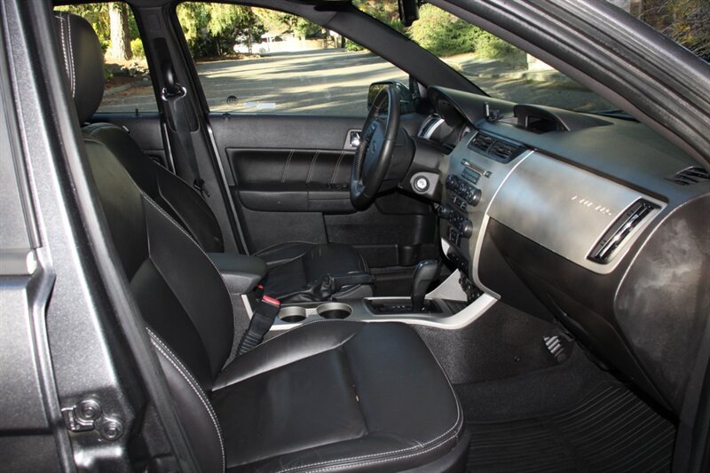 Used 2010 Ford Focus SEL FWD image 14